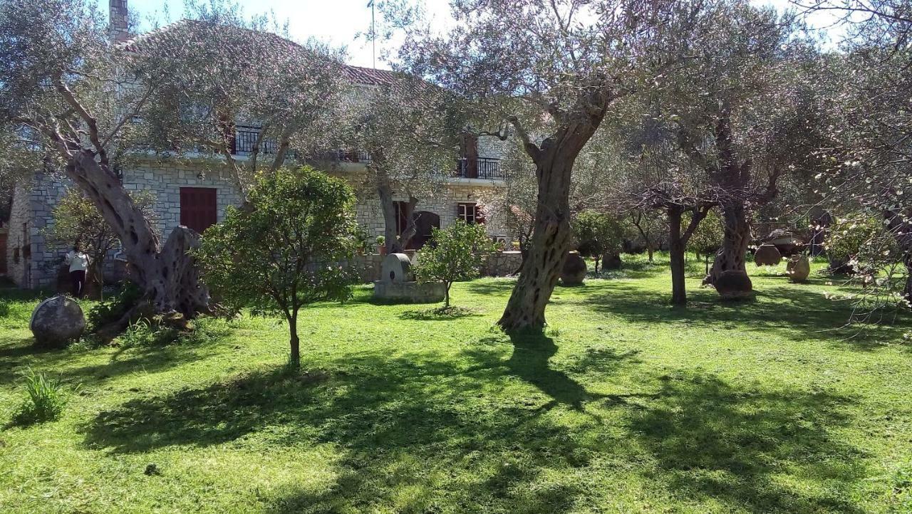 Baronessa'S Apartments Gaios Eksteriør bilde